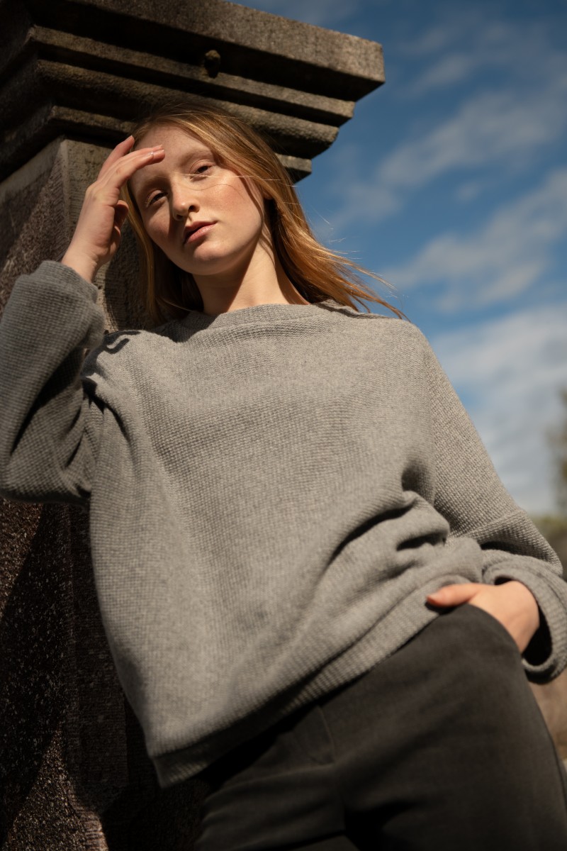 O-Pullover grau Grau